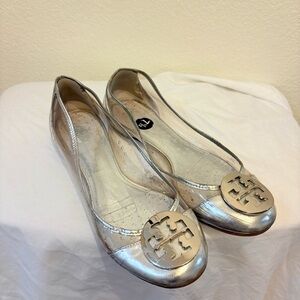 Tory Burch Audrey Flat‎ Clear Silver